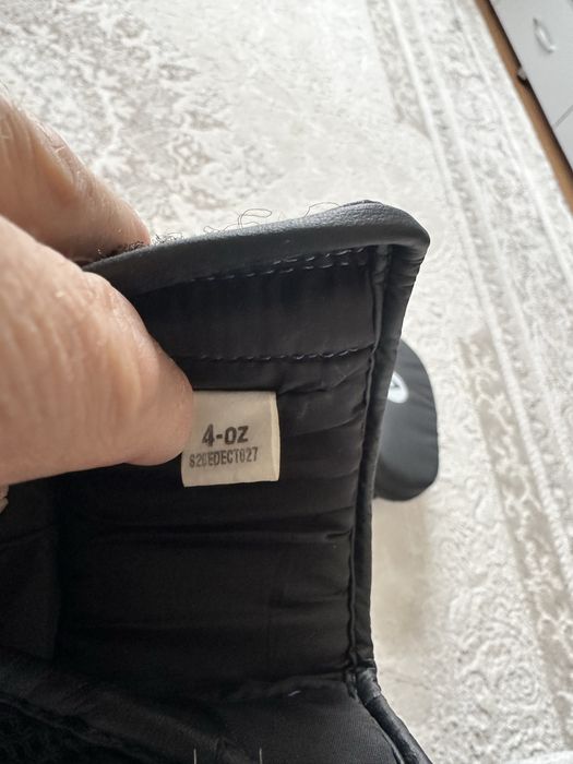 Продам боксерские перчатки