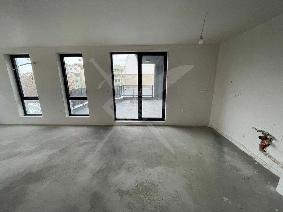 Продава се Тристаен апартамент в Пловдив, Христо Смирненски - 155 кв.м за 918 €/кв.м - Снимка #1