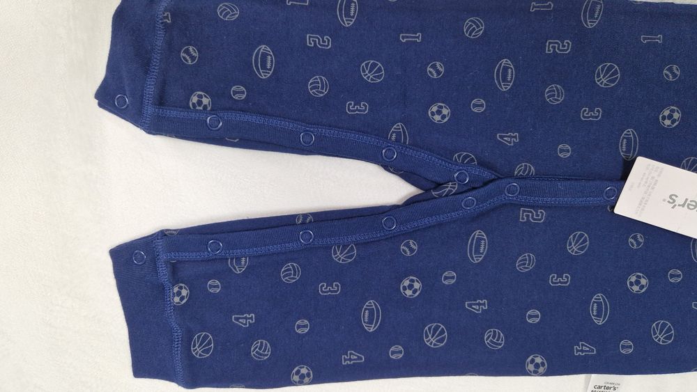 Комплект детских слипов от Carter's.