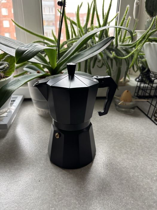 Тостер черный компактный