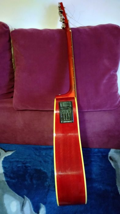 Chitara HORA electroacustica