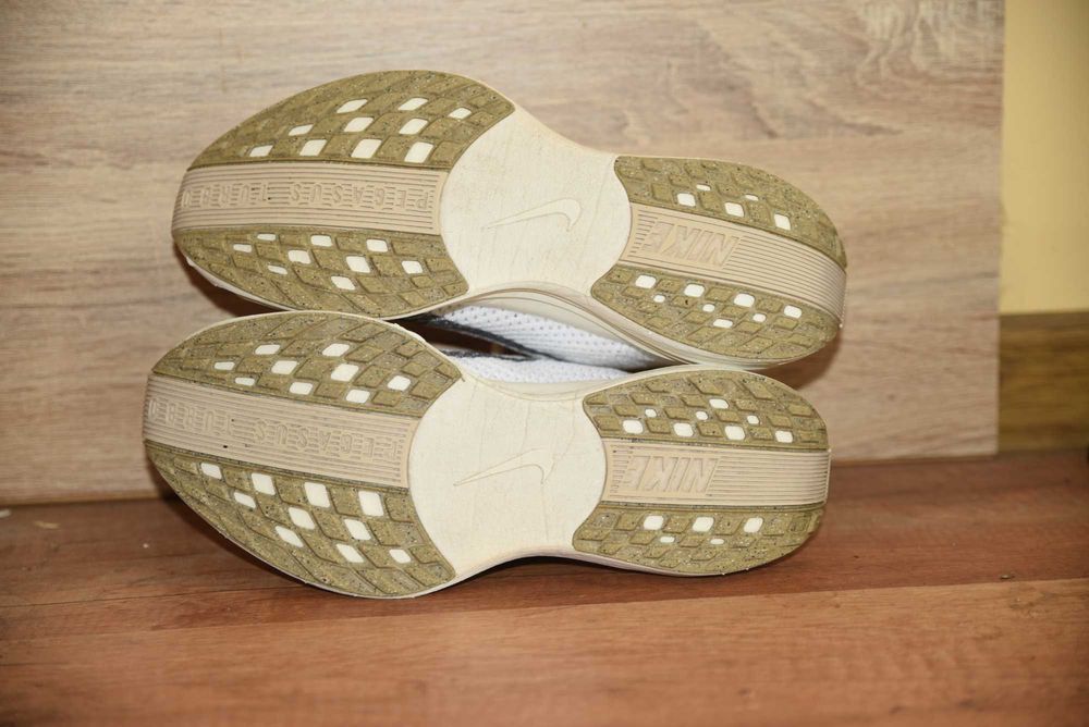 Nike Оригинални маратонки 43 номер