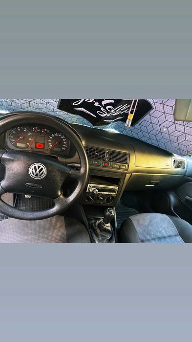 Se vinde masina personala Golf 4 1.4