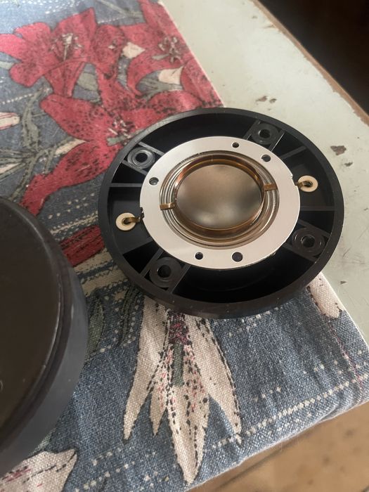 Vand doua drivere audio Zeck