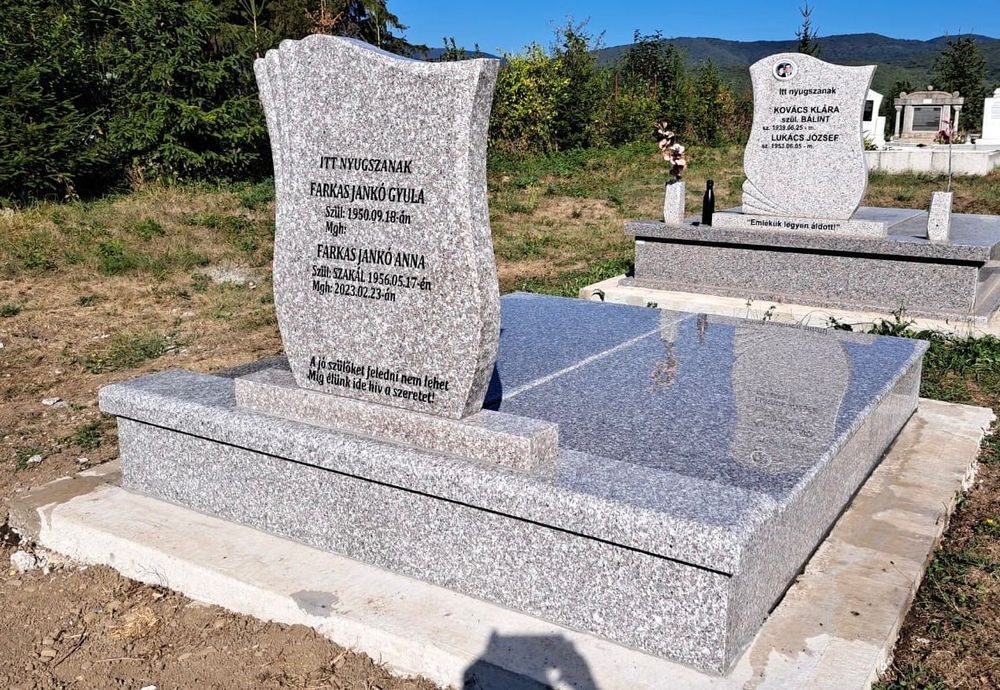 Monumente Funerare