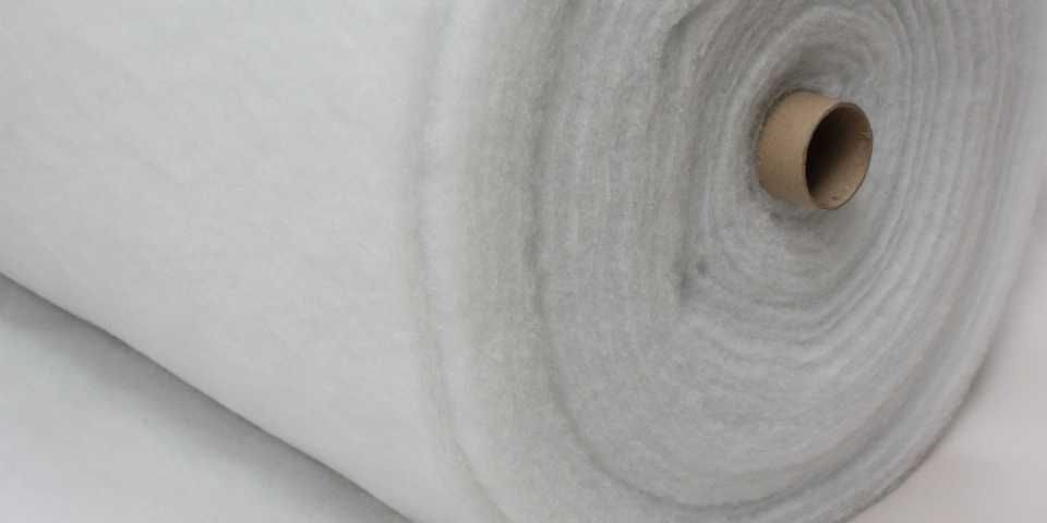 Полиестерна вата 2,20 м ширина 100 гр.