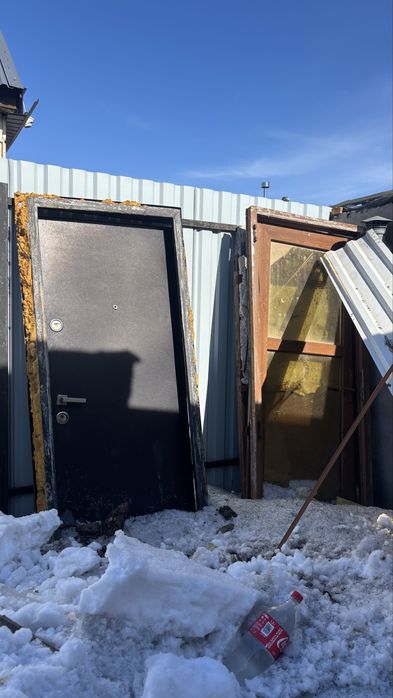 Продам 2 хорошие двери