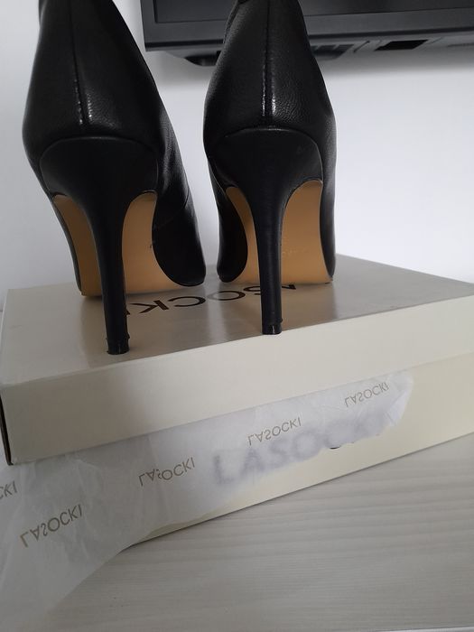 Pantofi din piele naturala