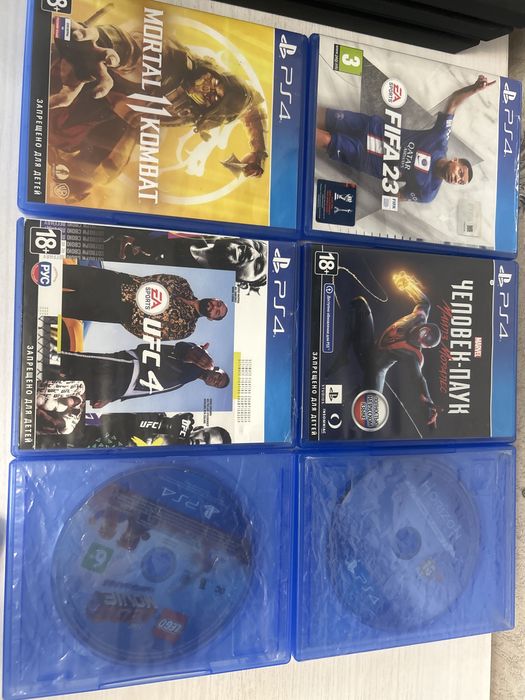 Продам ps4 pro с двумя джостиками и дисками