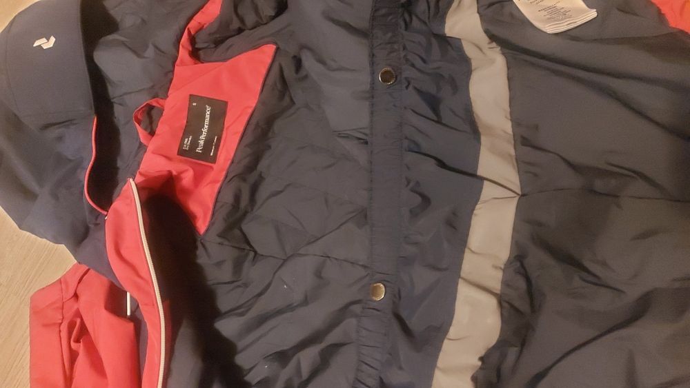 Peak performance ски яке дамско S размер