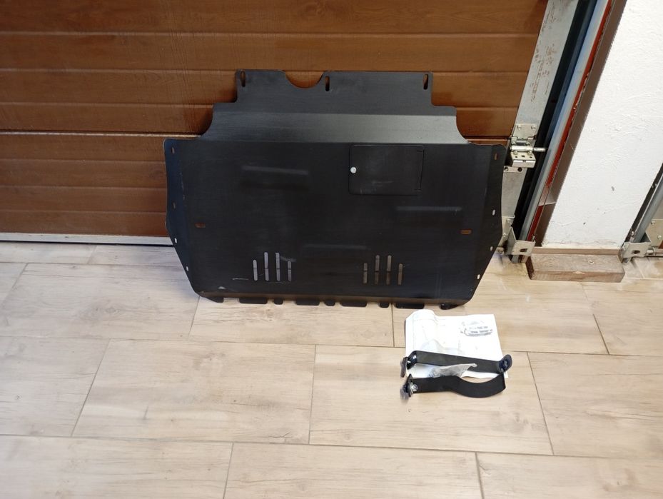 Scut motor metalic pentru golf v