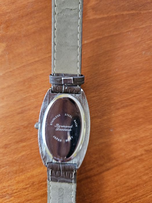 Дамски ръчен часовник