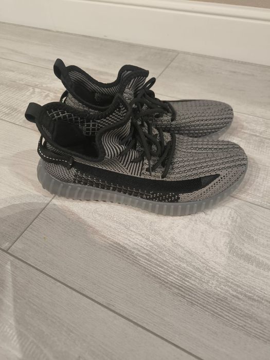 Продаются кроссовки