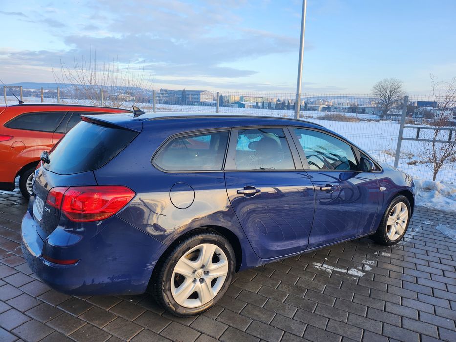 Opel Astra J Sports Tourer