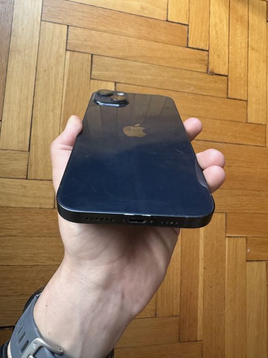 Чуден IPhone 14 Plus