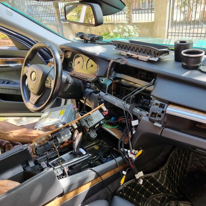 Navigatie android Carplay BMW seria 7 F01 Waze YouTube GPS BT USB