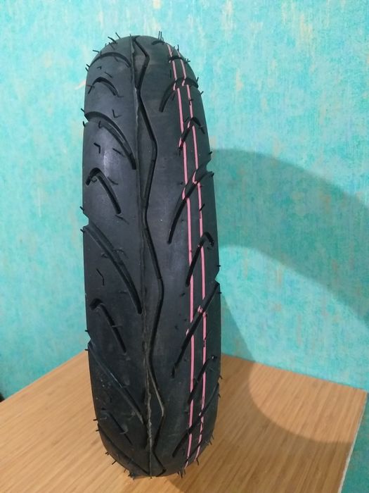 Продаётся пакрышки-шины для скутеров НОВЫЙ