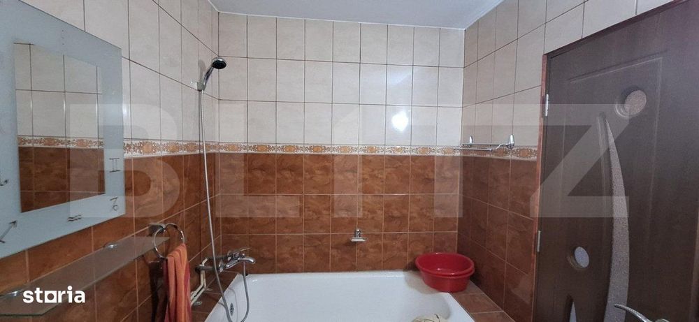 Apartament 2 camere , cu 2 balcoane si pivnita , zona Micro 17