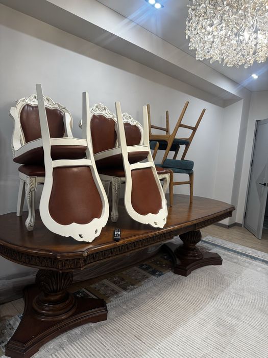 Продается стол со стульями