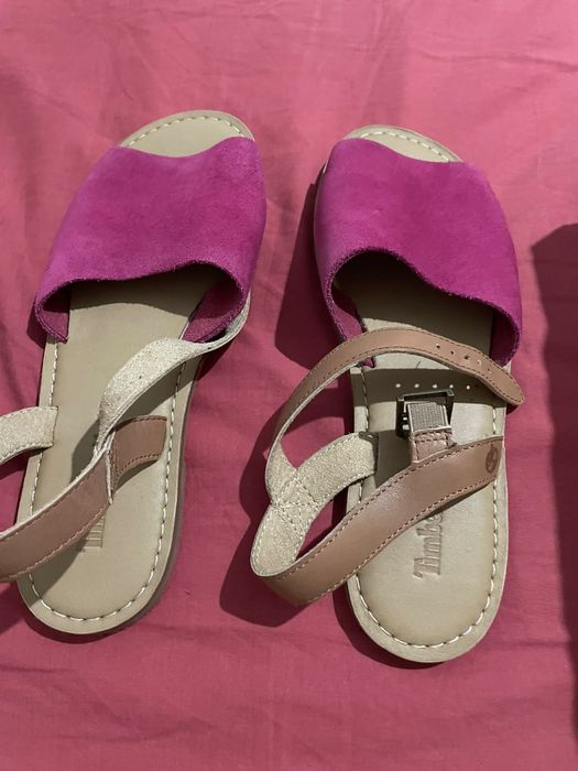 Vând sandale marca Timberland