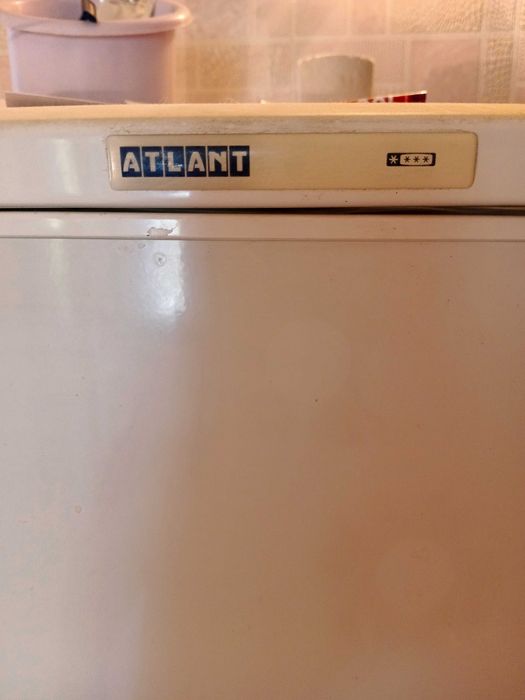 Холодильник ATLANT б/у сломан
