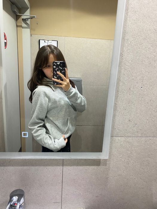 серое худи чучтуь теплое