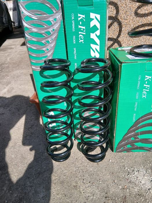 Vând arcuri passat b8 Berlina noi Kyb