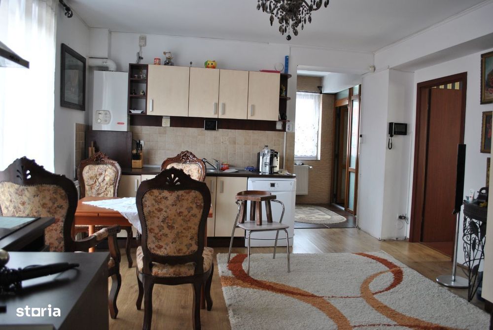 Apartament 4 camere de inchiriat