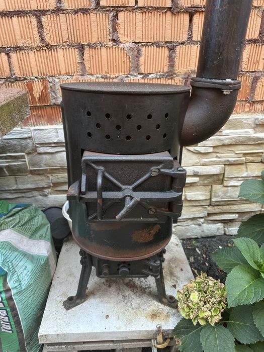 Soba vintage din fonta