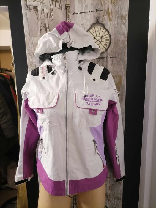 Дамски предпазни ветроходни якета