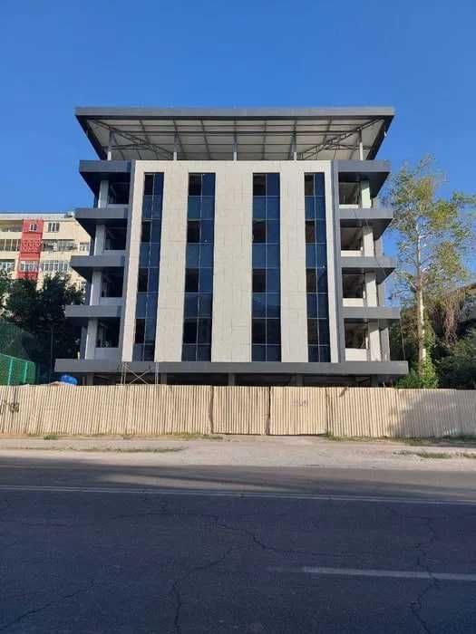 Отдельное коммерческое здание 2 200 м² на первой линии — Учтепа