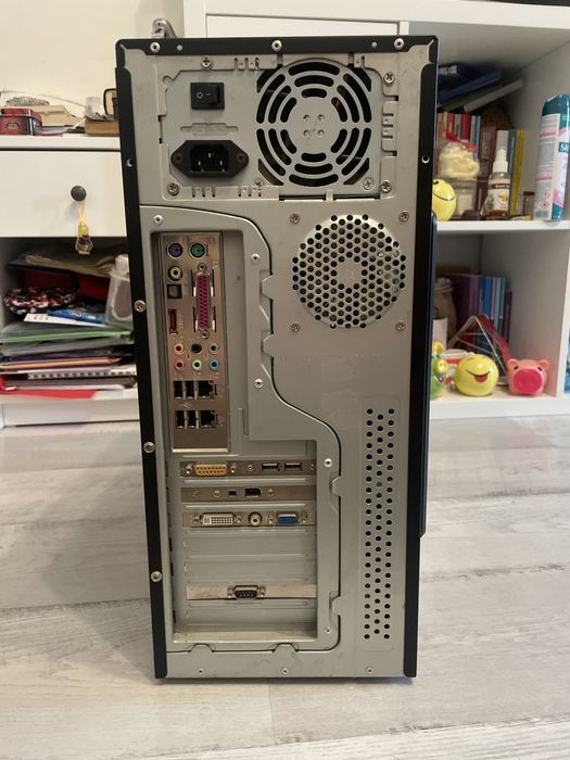 PC Retro Raidmax Dirk-Tooth