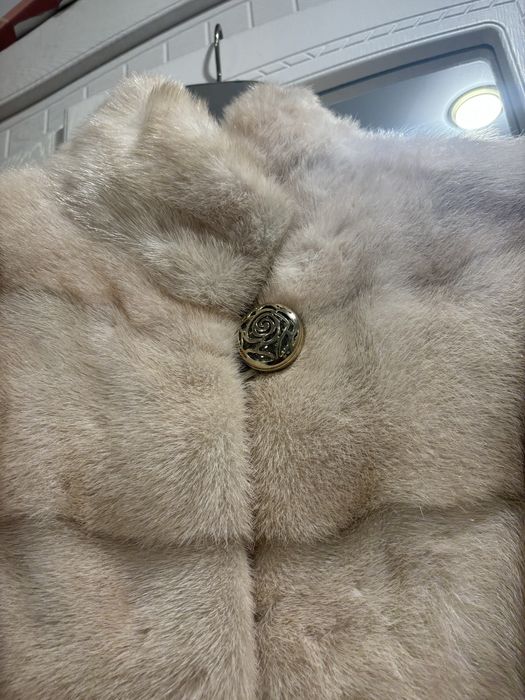 Продам норковую шубу