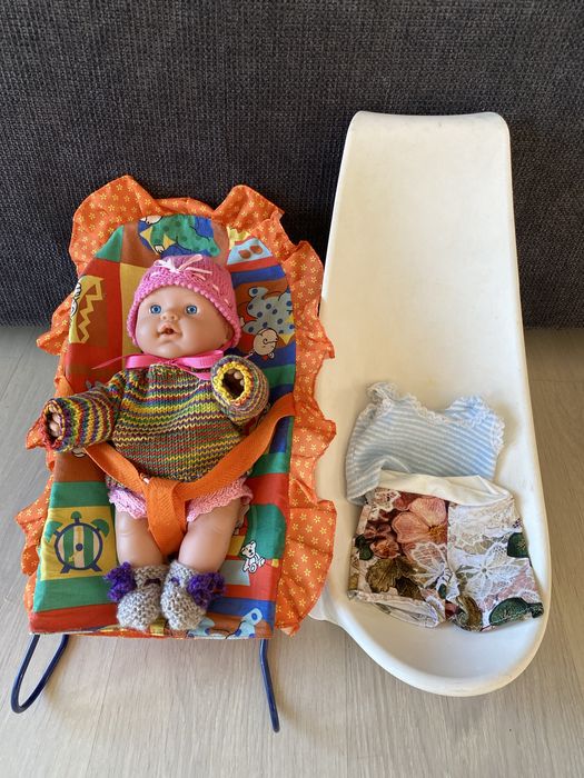 Vand påpuså cu scaun si suport baie.