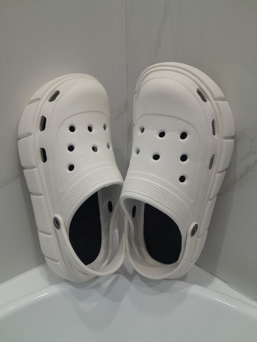 Продам кроксы 40 р
