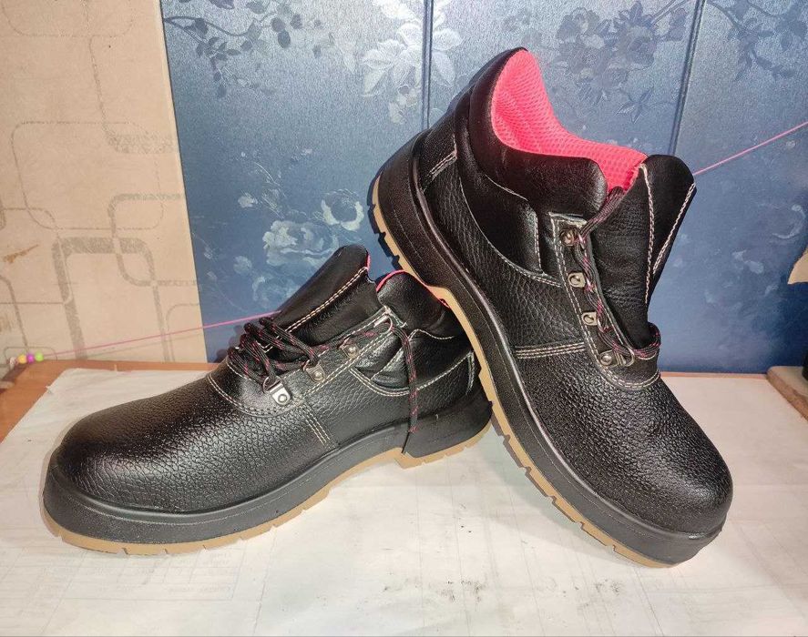 Ботинки. Спецобувь Salaman s Roliks. 44-45 Размер. Кожа 100%.