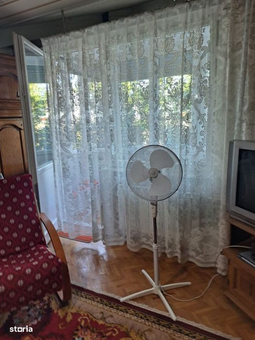 Apartament cu 2 camere etaj 3 din 4 zona P-ța București-Gara Centrală