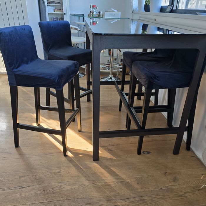 Masa tip bar cu 4 scaune