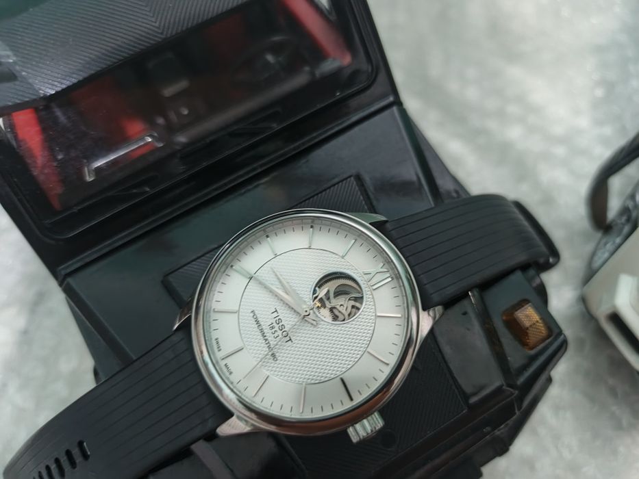 Бренд Tissot
Коллекция Материал - сталь
Застежка - складная
Батарейка