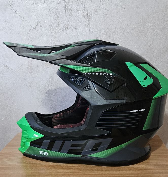 Casca off-road ufo