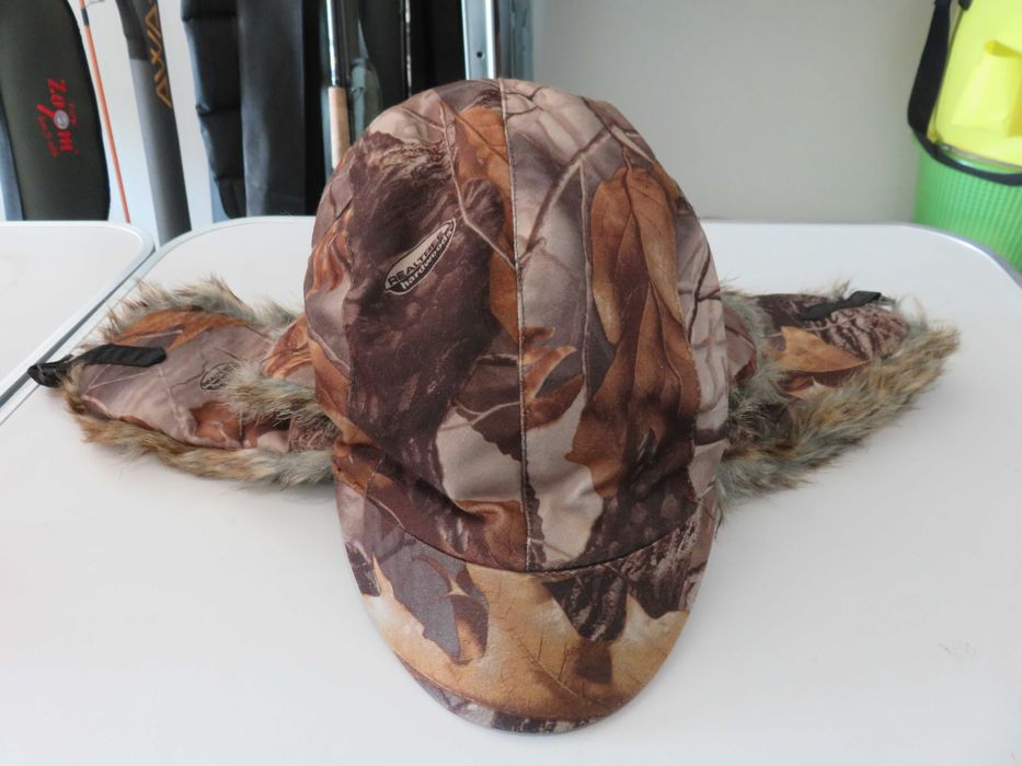 Шапка с воблер Rapala и ушанки Browning