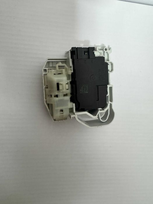 Продам! Зап.часть для стиральной машины BOSCH 4 серии.