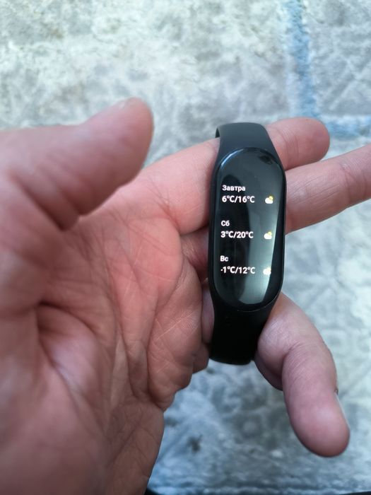 Продам mi band 7