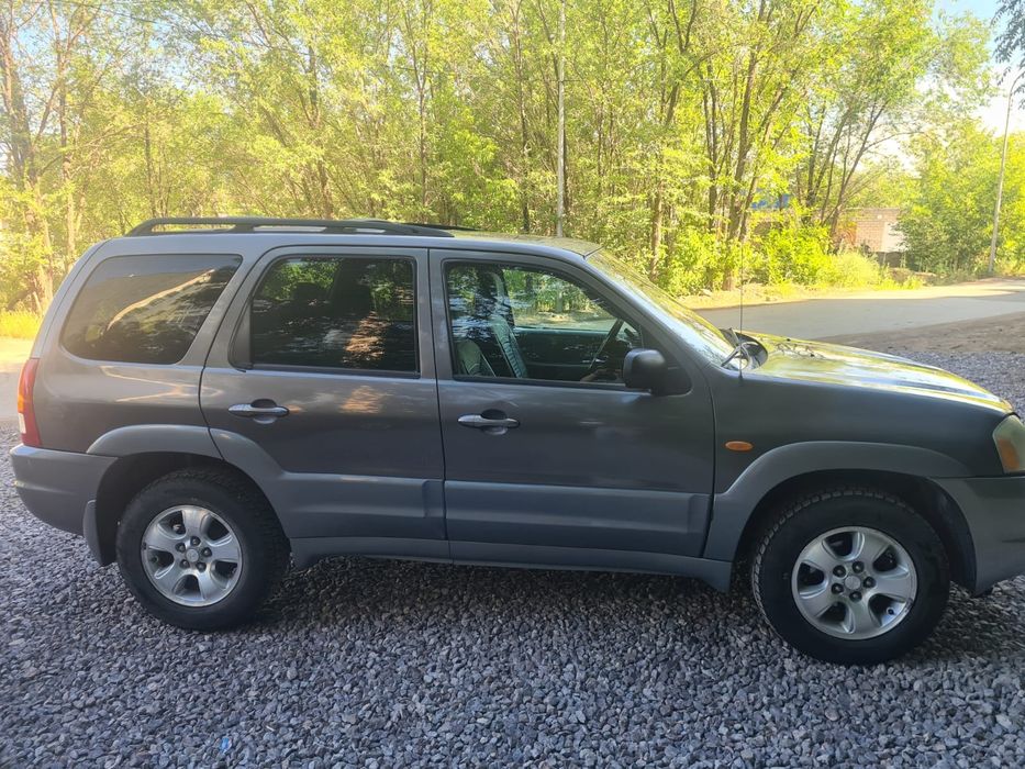 Mazda tribute продам