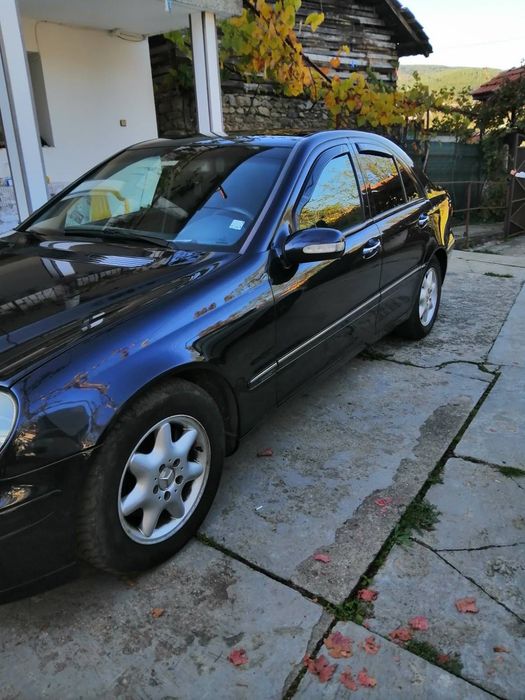 Мерцедес c220 143