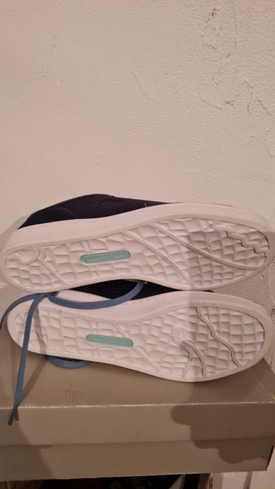 Vând pantofi sport Lacoste