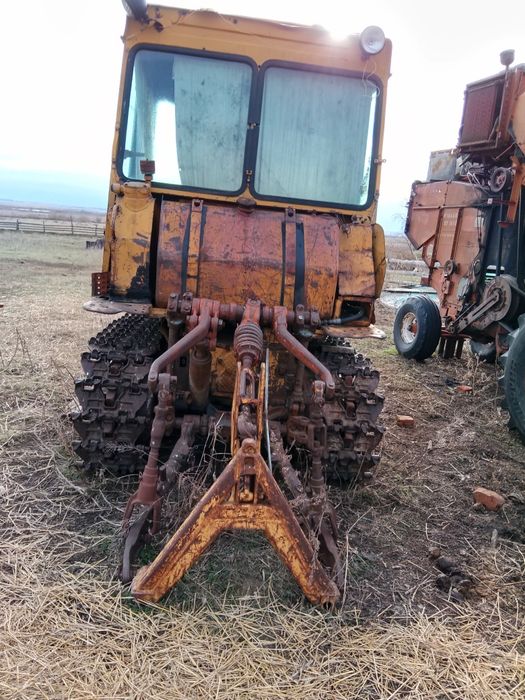 Продам трактор гусеничный ДТ75
