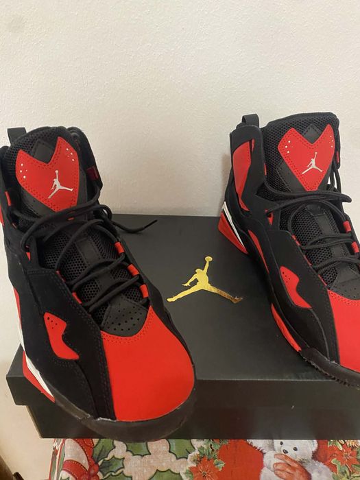Jordan True Flight black/red