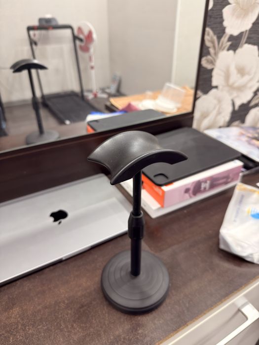 Подставка для наушников