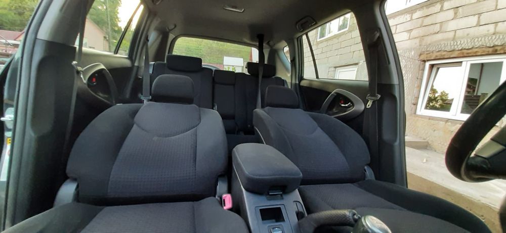 Vând Toyota RAV4 radiată